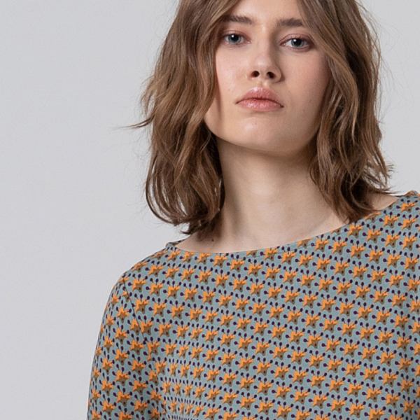Camiseta elástica con micro estampado Azul